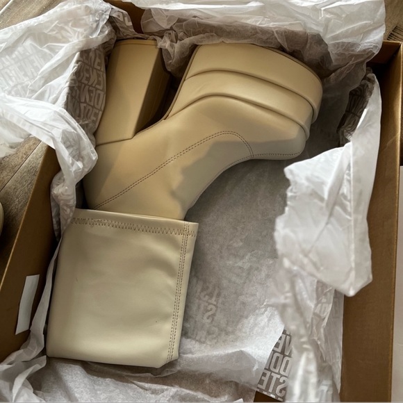 Steve Madden CYPRESS OFF/WHITE Platform vegan faux leather boots - Picture 5 of 7